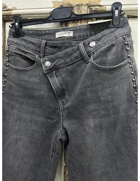 Jeans tachuelas gris