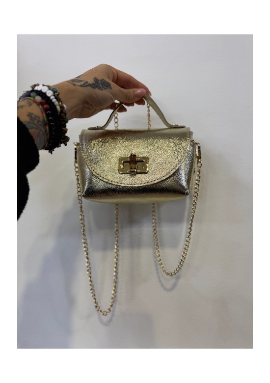 bolso de piel dorado